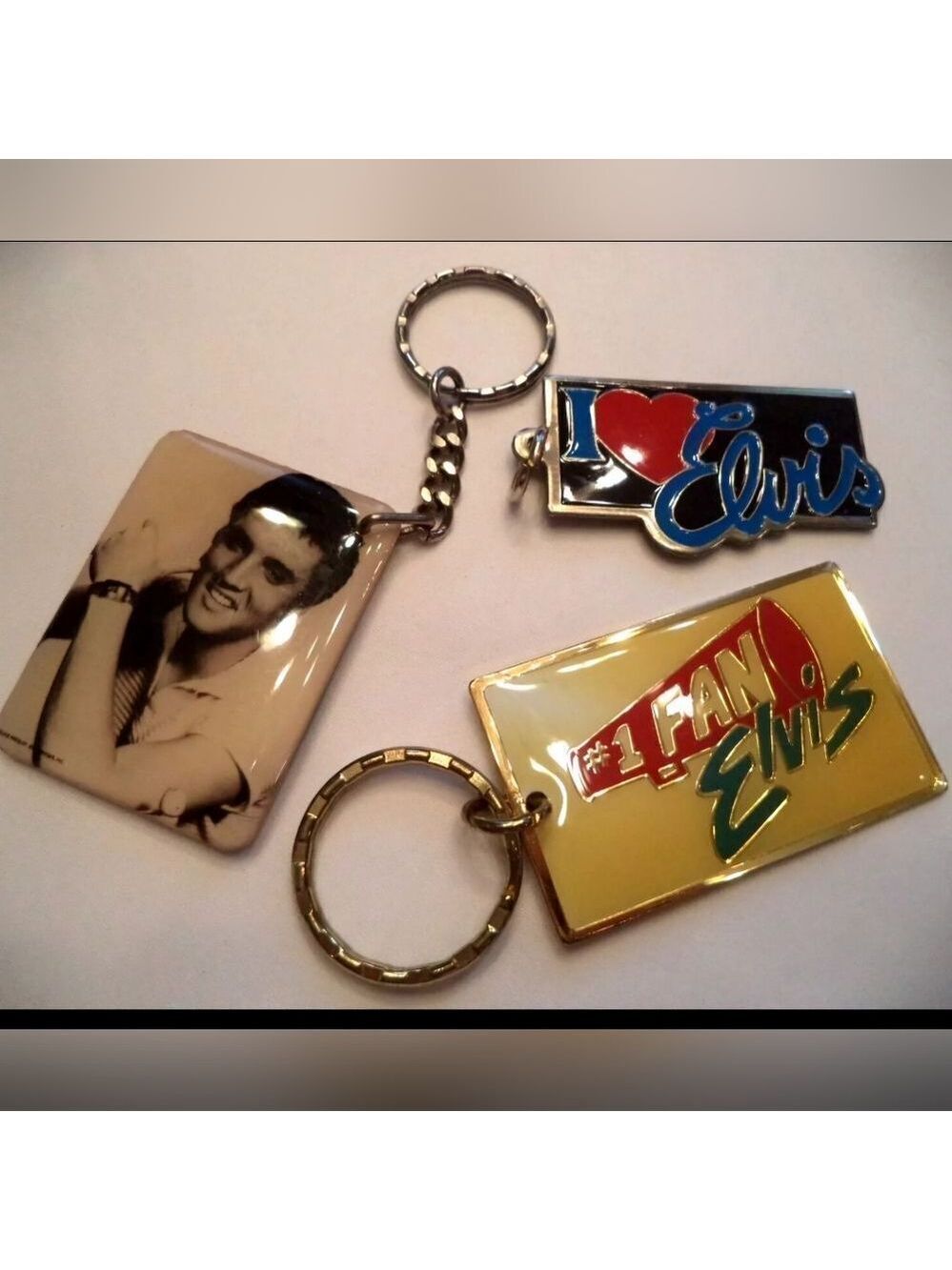 VINTAGE ESTATE ELVIS PRESLEY ROCK N ROLL KEYCHAIN LOT NEVER USED
